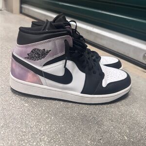 Jordan Women's Black, White, and Purple Sneakers